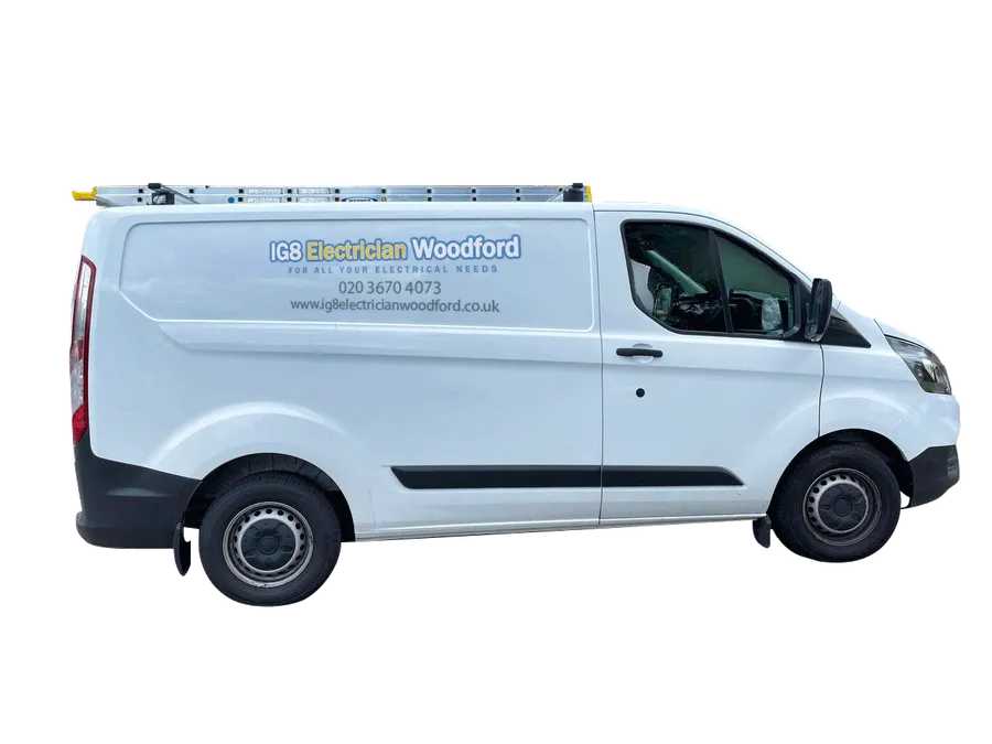IG8 Electrician Woodford van